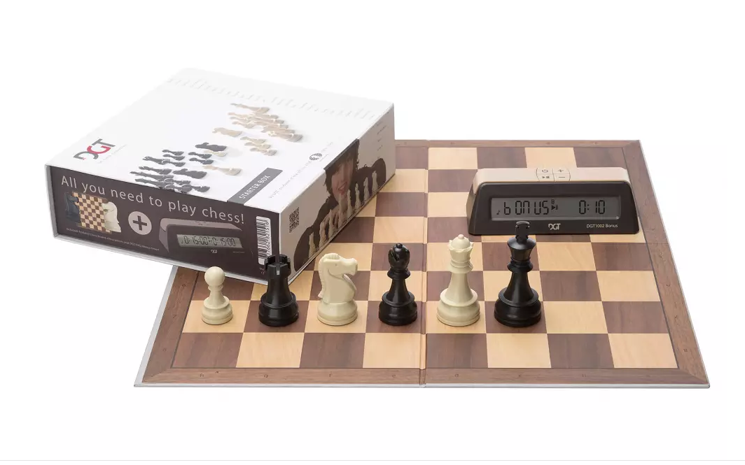 Zestaw Szachowy DGT Box Brown (44x44cm) szachownica + figury + zegar